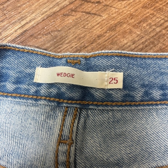 Levi’s Wedgie Jeans - Picture 4 of 4